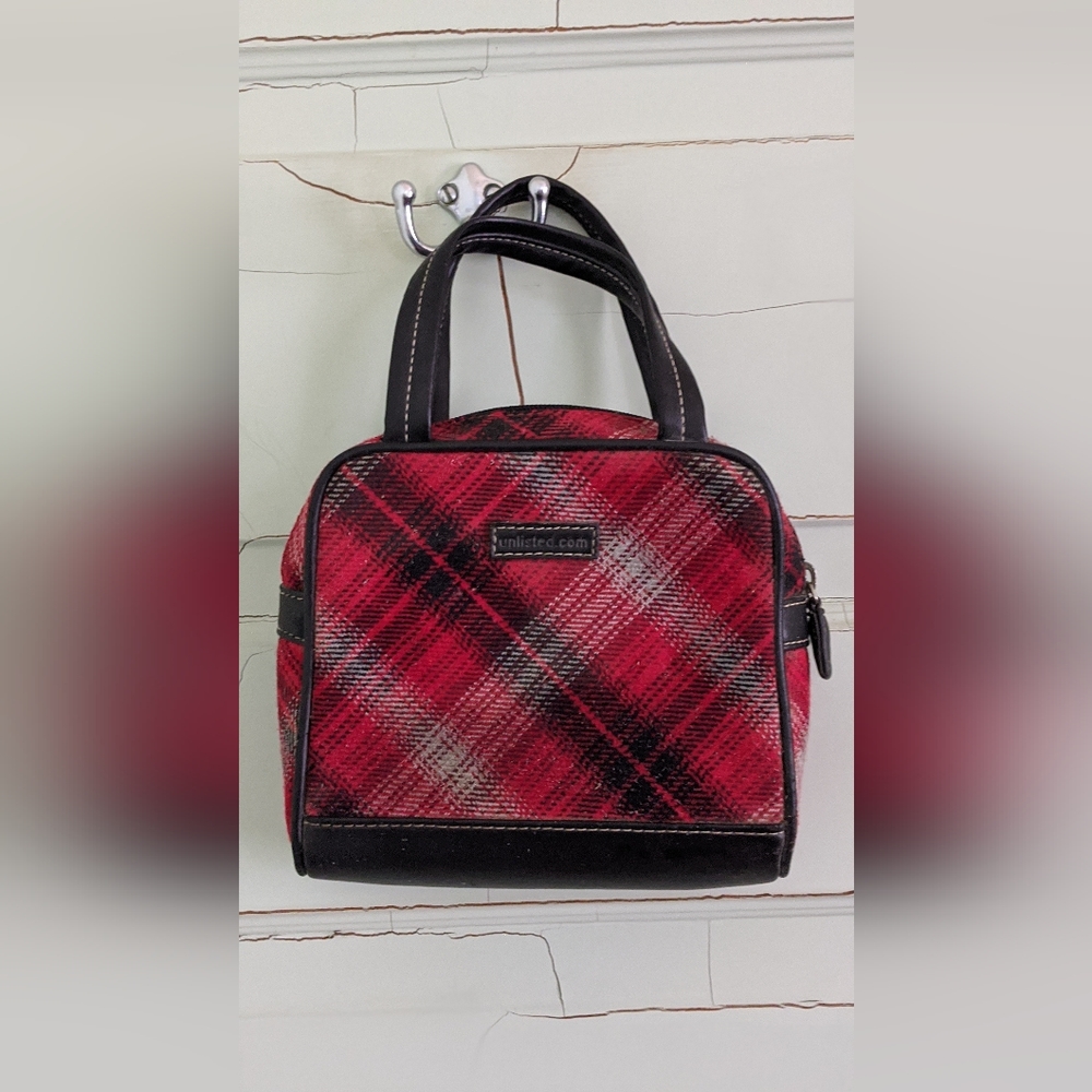Unlisted.com purse